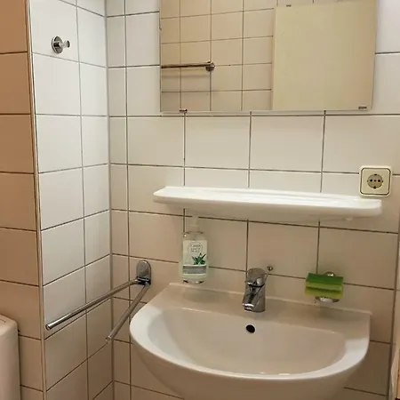 Quiet City-apt, 4min City-center, 18min Fair Nuernberg!!! Апартаменты Нюрнберг