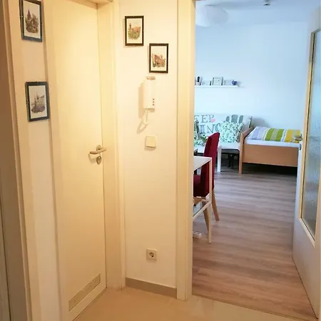 Quiet City-apt, 4min City-center, 18min Fair Nuernberg!!! Lejlighed