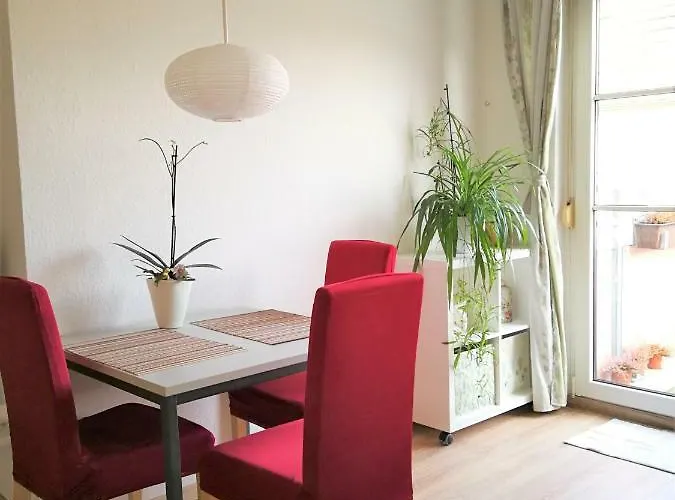 Daire Quiet City-apt, 4min City-center, 18min Fair Nuernberg!!! Nürnberg